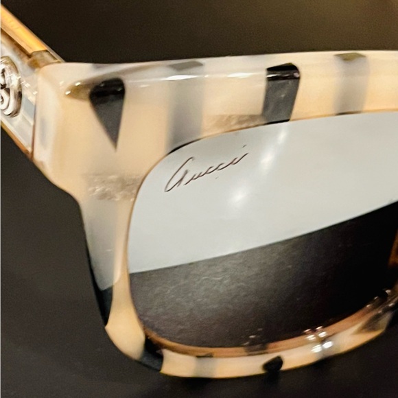 GUCCI SUNGLASSESâVERY GOOD CONDITIONâPINKISH TORTOISE SHEET COLORâSUPER NICE âď¸ - Picture 15 of 15